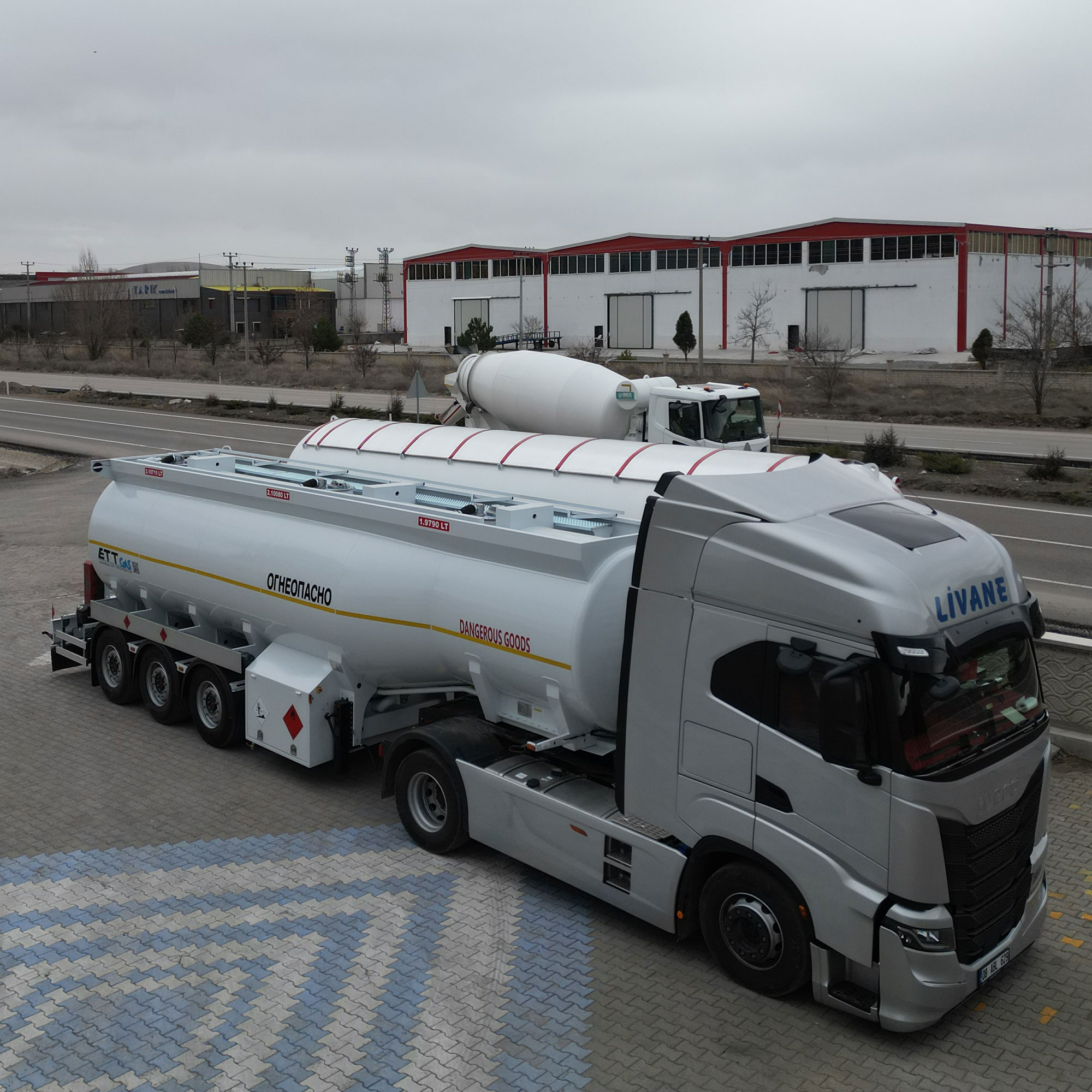 FUEL TRANSPORTATION TRANSPORT TRAILER