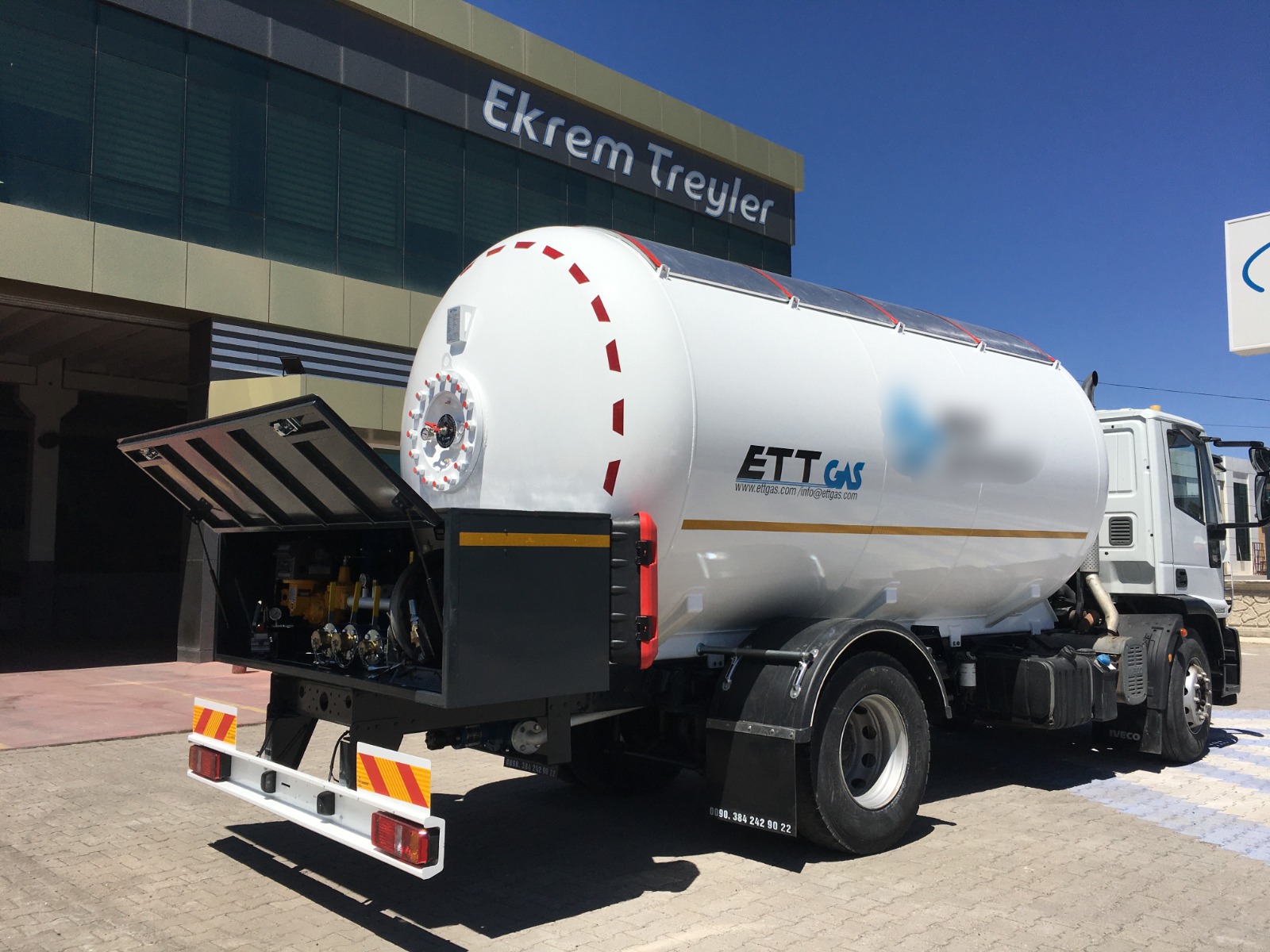 Nous avons envoyé un Bobtail LPG de 20 M3 avec Système Complet Débitmètre-Pompe #lpg #remorque #semi-remorque #ettgas #remorquelpg #lpgbobtail #bobtail