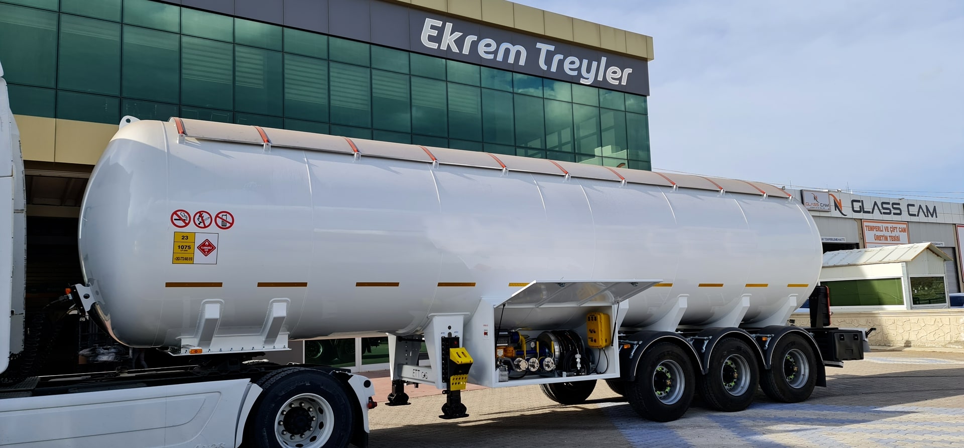 We delivered 50 M3 LPG Trailer Full System  MA7 LC200 Flow Meter,  Corken Pump #lpg #trailer #lpgtrailer #lpgsemitrailer #flowmeter #corken #wabcoebs #ettgas #lpgautogas #lpgstoragetank