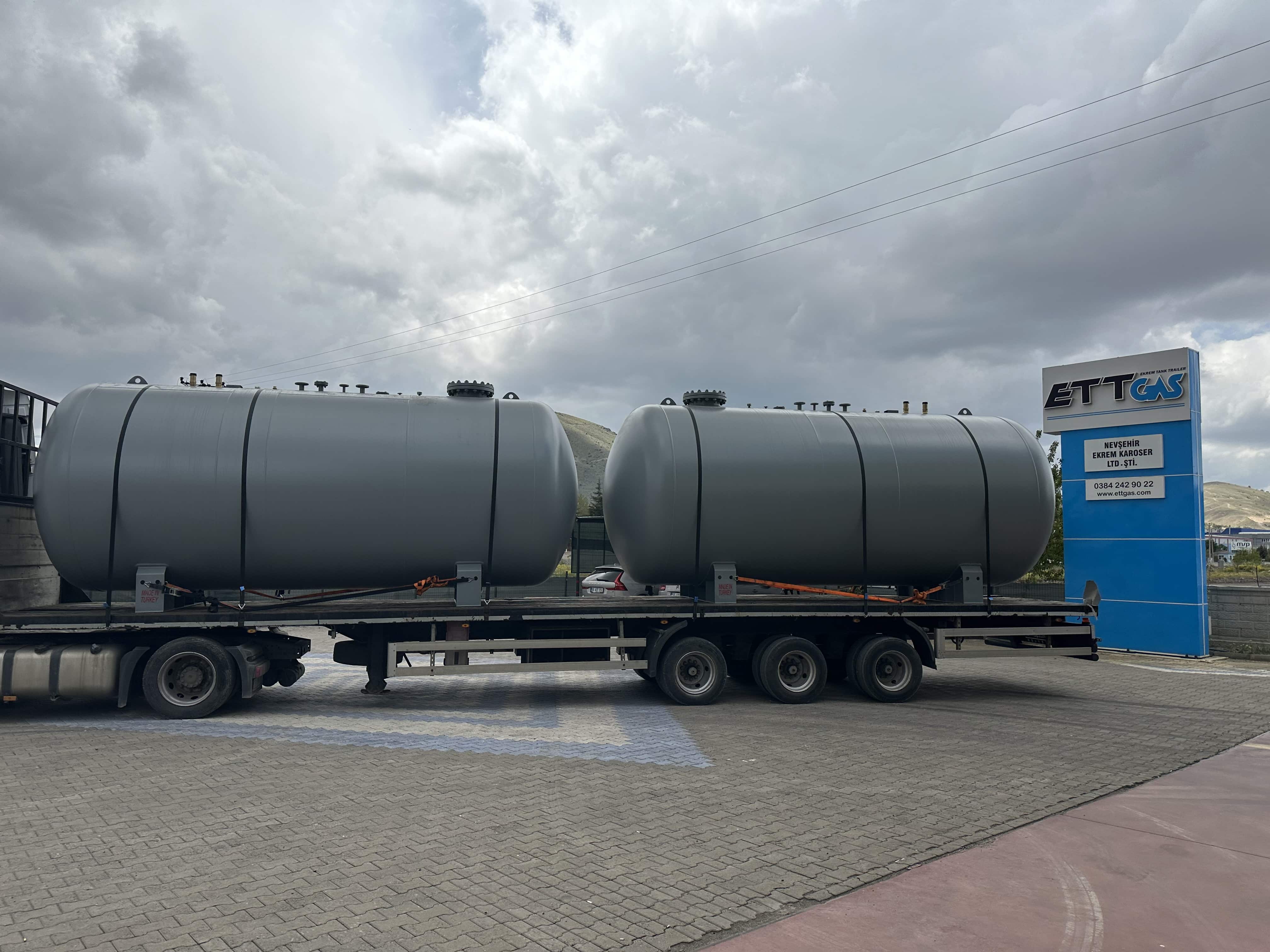 We delivered 30 M3 LPG Storage Tank with CE marked to European Country #cemarked #lpg #trailer #lpgtrailer #lpgsemitrailer #safaxles #wabcoebs #ettgas #lpgautogas #lpgstoragetank